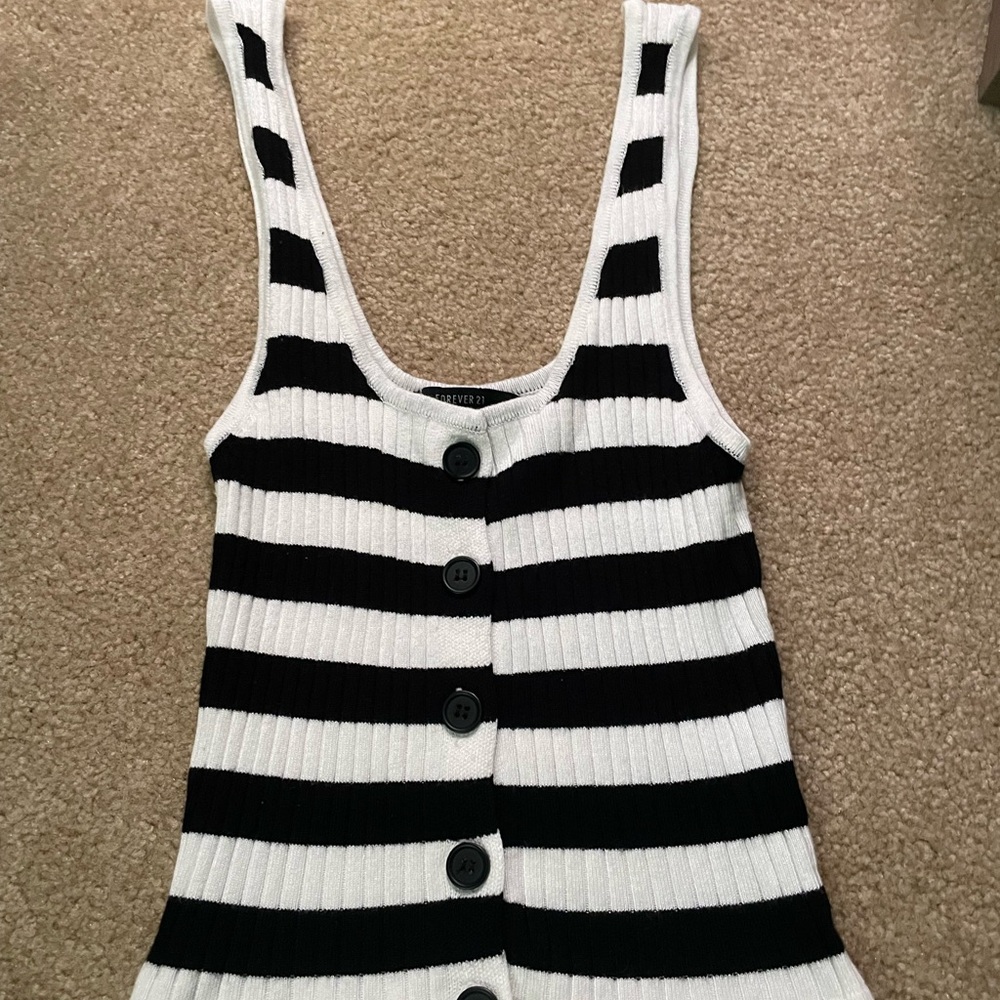 Striped Black and White Button-Up Tank Top Forever 21 size S